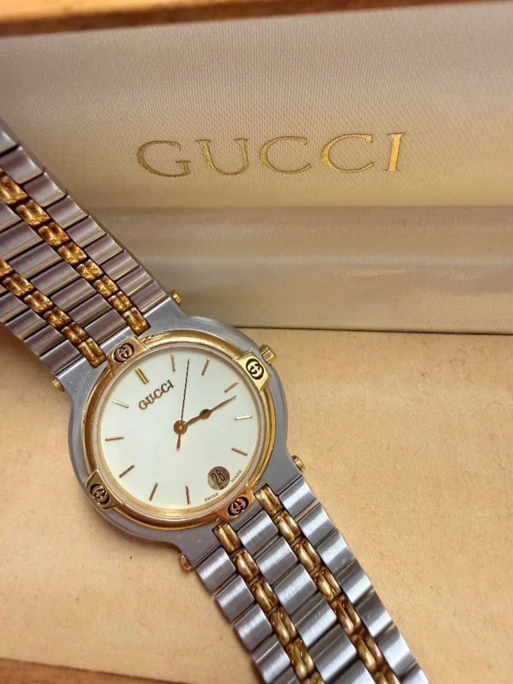 Authentic Gucci 9000M Watch